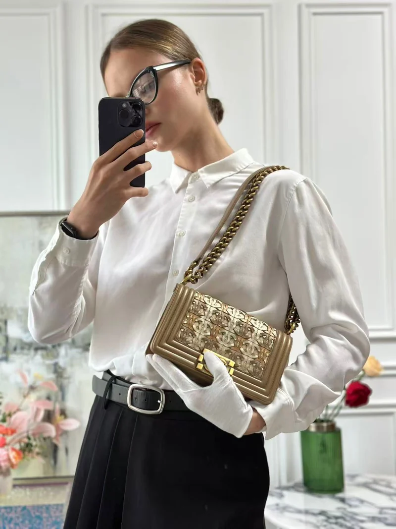 Chanel Le Boy Tasche Limitierte Auflage 15C Paris Dubai Klein Metallic Gold
