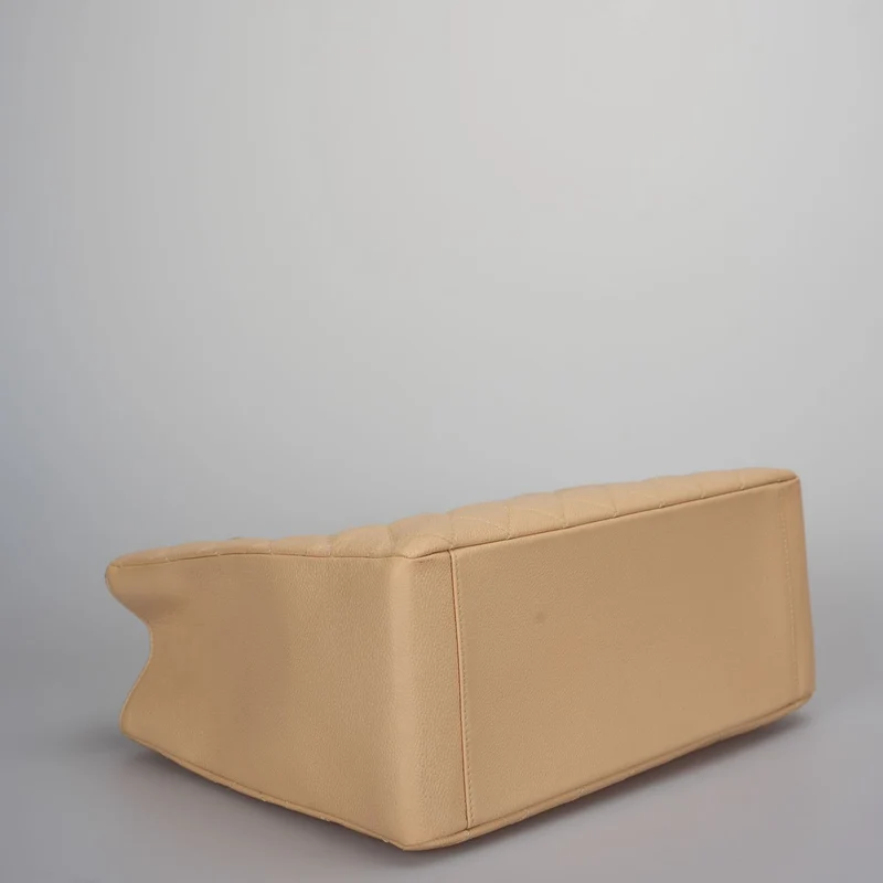 Chanel Beige Grand Shopping Tote Beige GST Tasche aus Kaviarleder mit goldenen Beschlägen