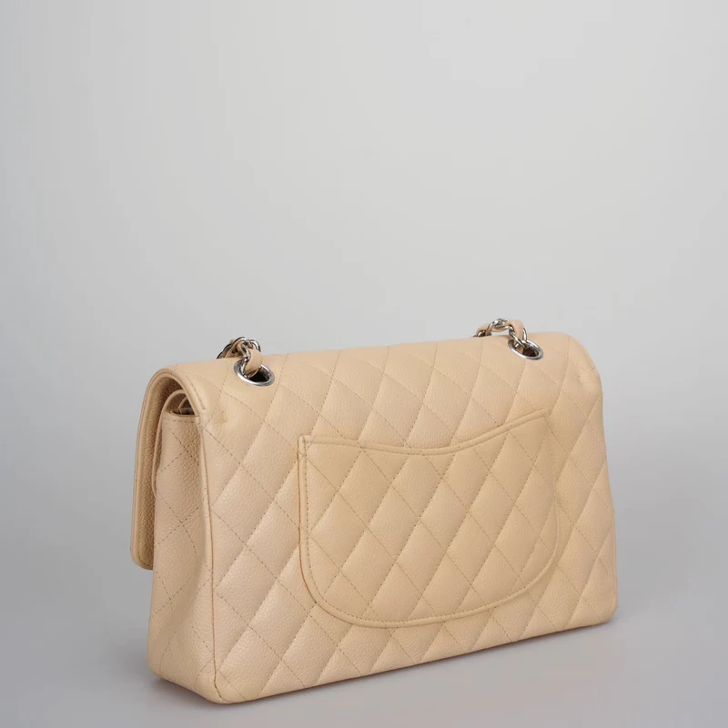 Chanel Beige Classic Double Flap Bag Medium aus gestepptem Kaviarleder mit silberner Hardware