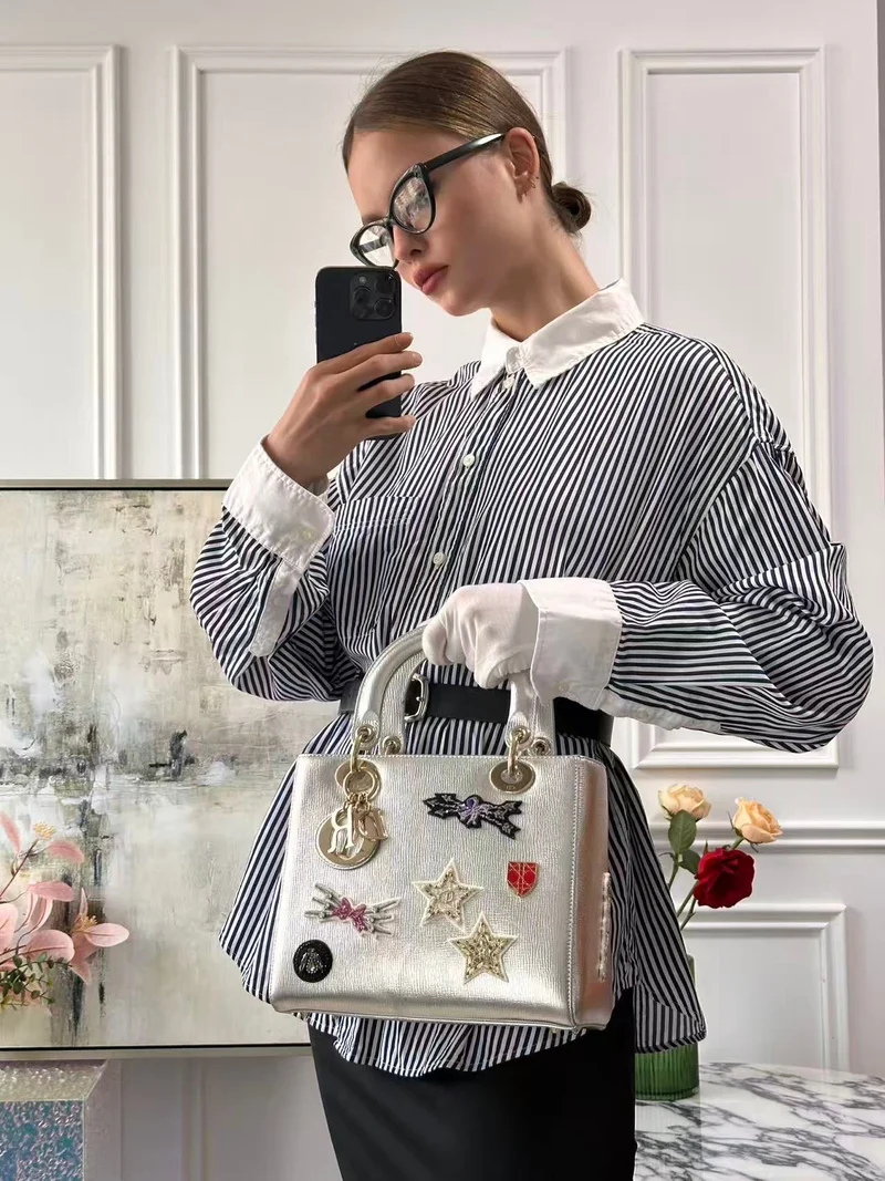 Christian Dior Lady Dior Schultertasche aus Leder in Silber, limitierte Auflage