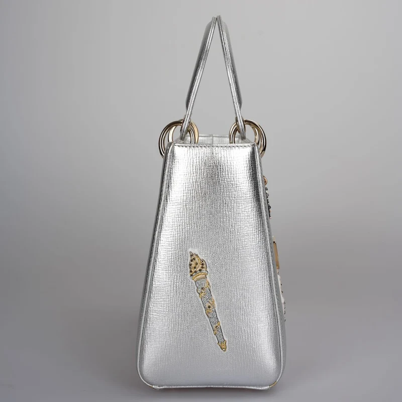 Christian Dior Lady Dior Schultertasche aus Leder in Silber, limitierte Auflage