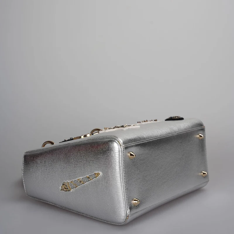 Christian Dior Lady Dior Schultertasche aus Leder in Silber, limitierte Auflage