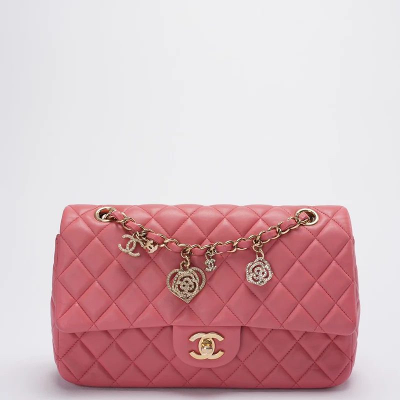 Chanel Classic Medium Flap Bag Valentine's Edition aus rosa Lammleder mit goldenen Beschlägen