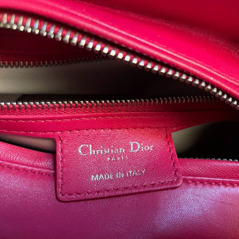 Christian Dior Lady Dior Bag Cannage Medium Handtasche aus Lammleder Rot Weiß