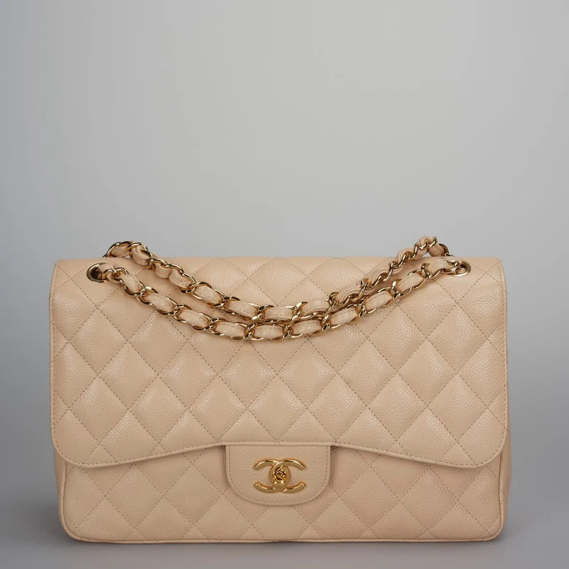 Chanel Classic Double Flap Bag Jumbo aus beigem gestepptem Kaviarleder mit goldenen Beschlägen