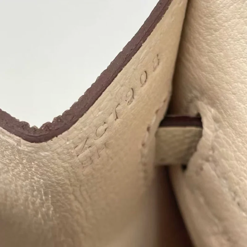 Hermes Birkin 25 cm Sellier-Tasche aus Nata Epsom-Leder mit goldenen Beschlägen ab 2021