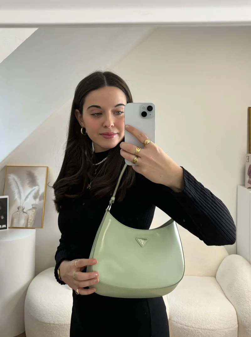 Prada Cleo Mintgrüne Umhängetasche aus glattem Leder