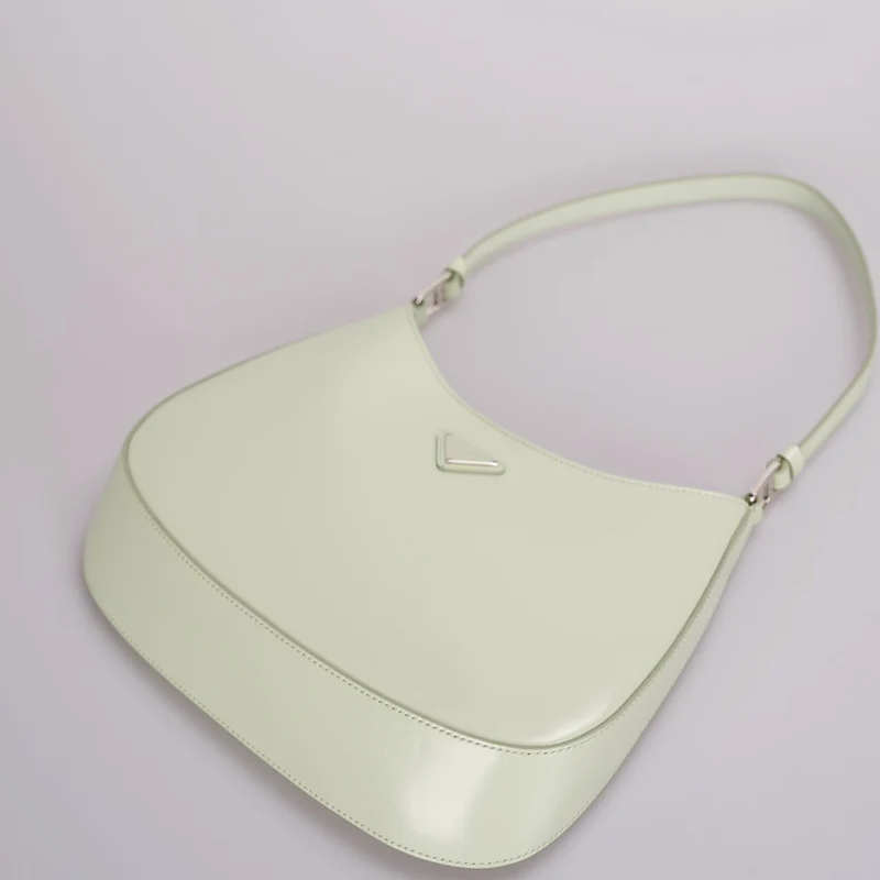 Prada Cleo Mintgrüne Umhängetasche aus glattem Leder