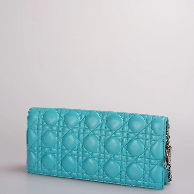Dior Aquagrüne Lady Dior Clutch aus Cannage-Leder mit Kette