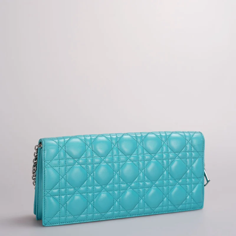 Dior Aquagrüne Lady Dior Clutch aus Cannage-Leder mit Kette