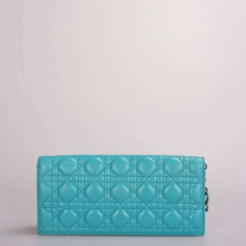 Dior Aquagrüne Lady Dior Clutch aus Cannage-Leder mit Kette