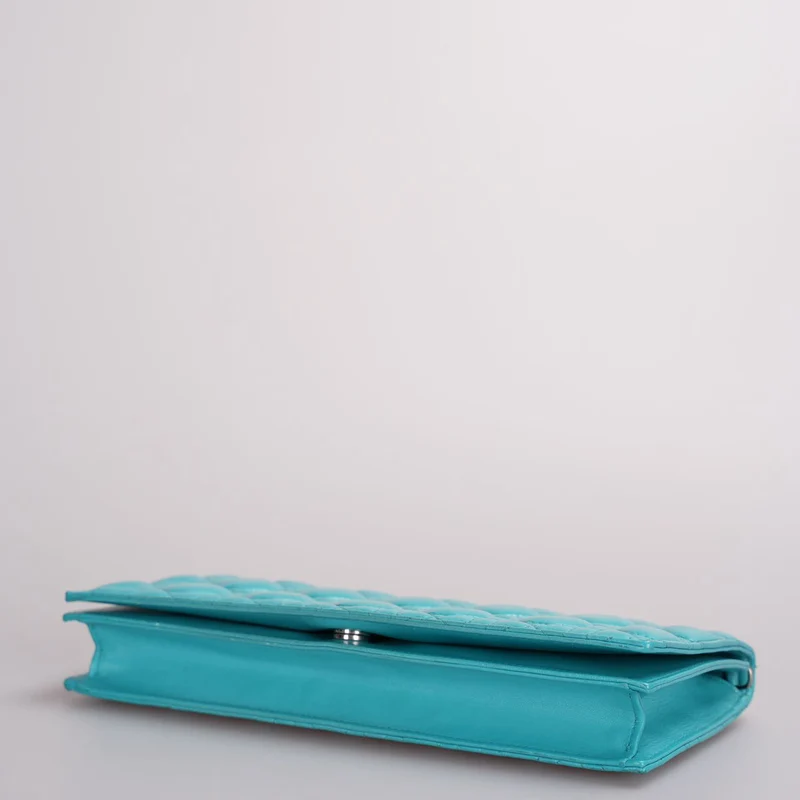 Dior Aquagrüne Lady Dior Clutch aus Cannage-Leder mit Kette