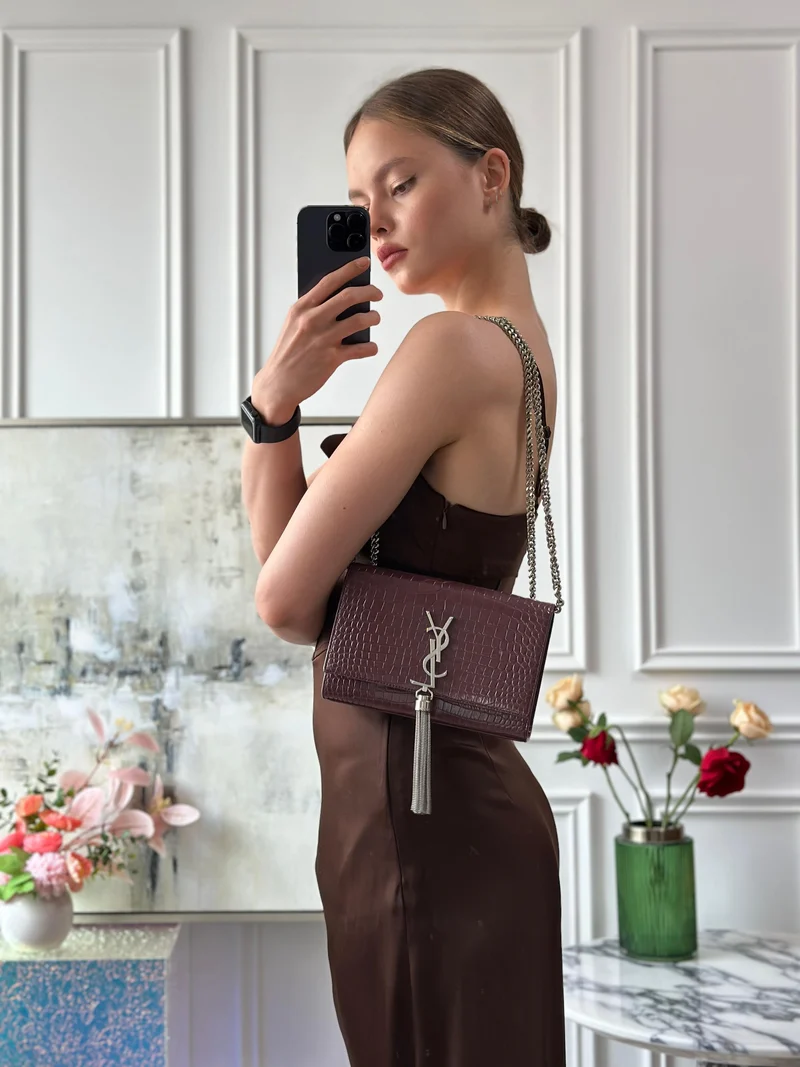 Saint Laurent Kleine klassische Monogram Kate Quaste Satchel Kalbsleder Krokodil geprägt Burgund