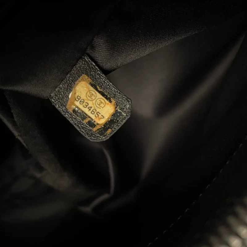 Chanel – GST-Tasche aus gestepptem Kaviarleder in Schwarz mit silberner Hardware