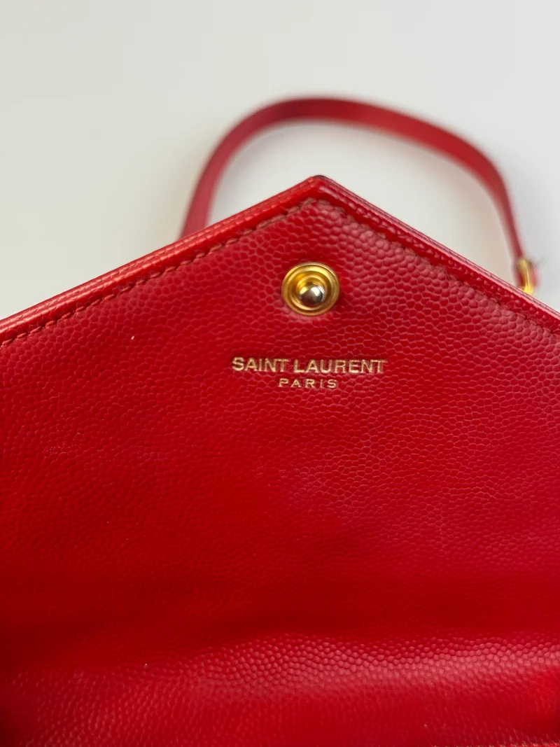 Saint Laurent Cassandre Umschlag Rote Tasche