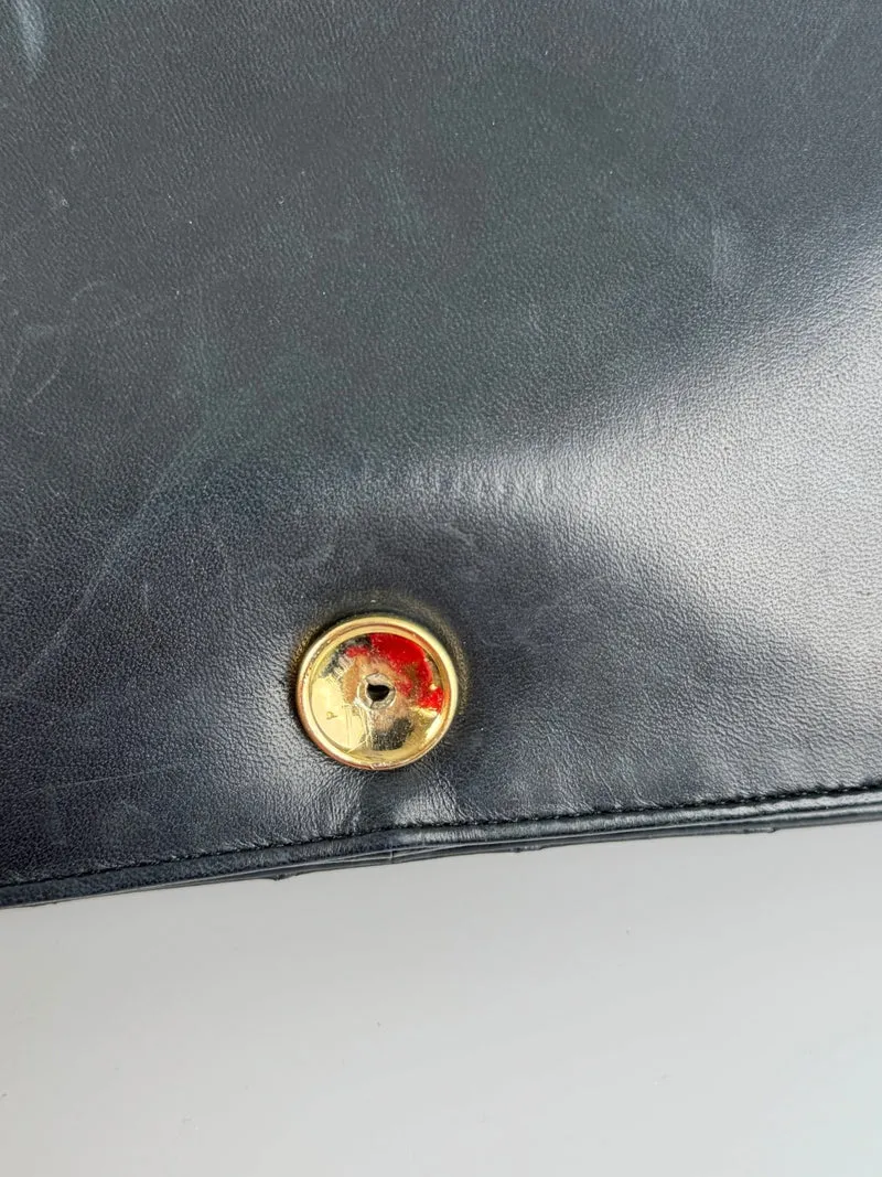 Chanel Vintage Matelassé Lammleder-Umhängetasche in Schwarz mit 24 Karat Goldbeschlägen