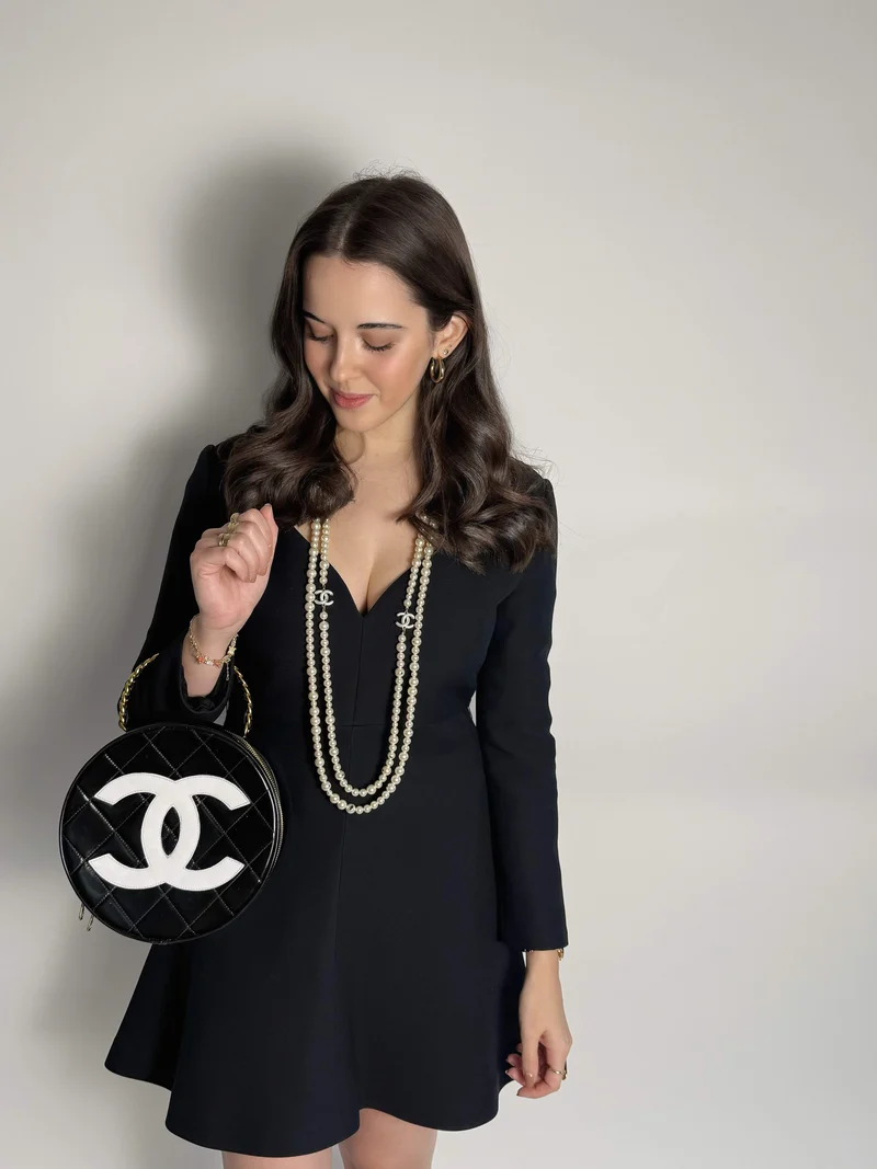Chanel 1995 Schwarzer runder Kosmetikkoffer