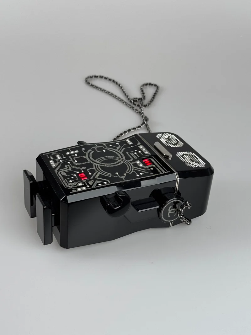 Chanel Plexiglas Kristall Roboter Minaudiere Clutch Schwarz