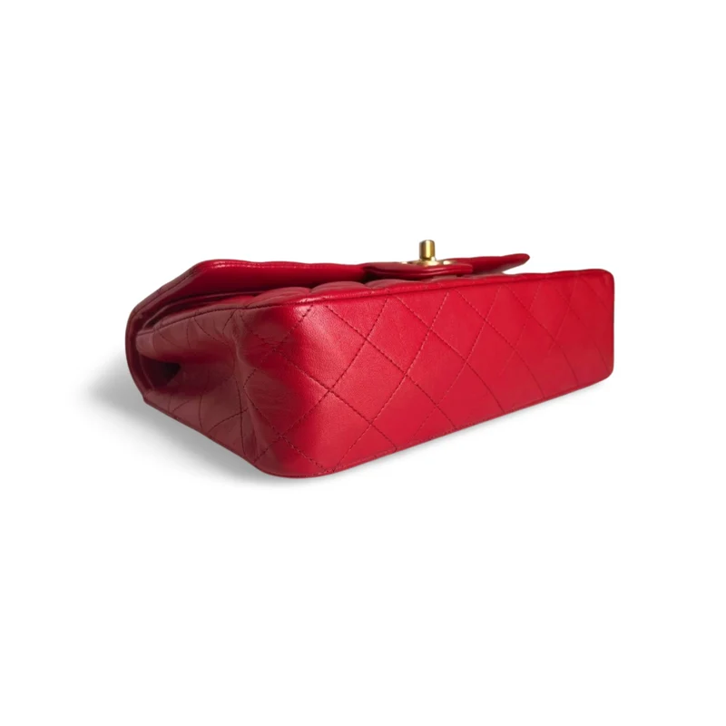 Chanel Red Classic Double Flap Bag aus mittelgroßem Lammleder mit goldenen Beschlägen
