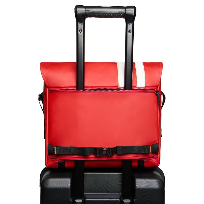 Vaude Aguni Messenger - Umhängetasche 13" 36 cm (red)