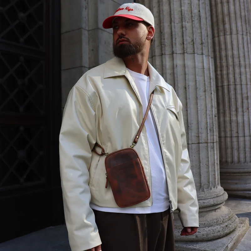 "Loki" Brustbeutel Leder Handytasche