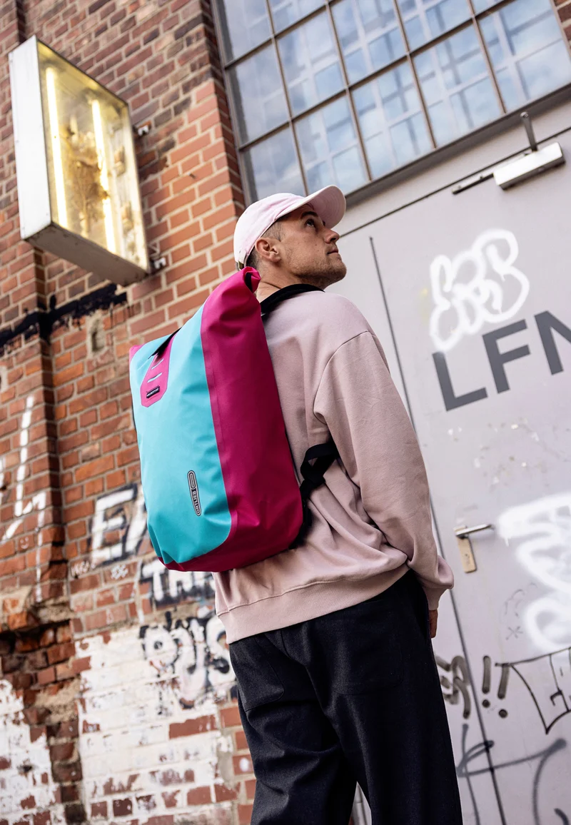 Velocity Lite Cyber 23L Cyber Blue/Pink - Reiserucksack
