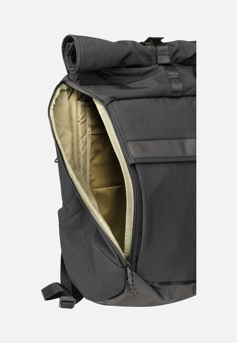 Paramount 3 24L Black - Rolltop Rucksack