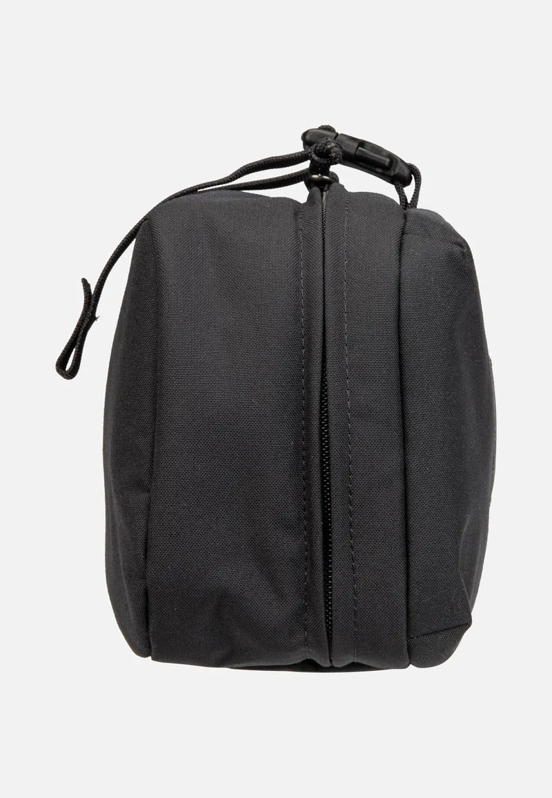 Färden Necessity Bag Coal Black - Kulturbeutel