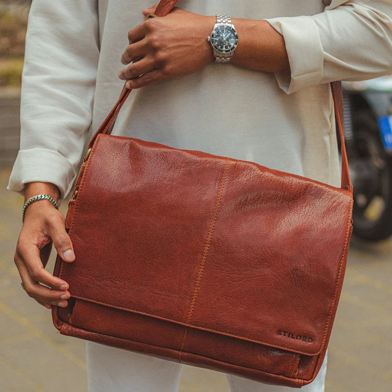 "Alex" Vintage Ledertasche Männer Frauen Businesstasche zum Umhängen 15,6 Zoll