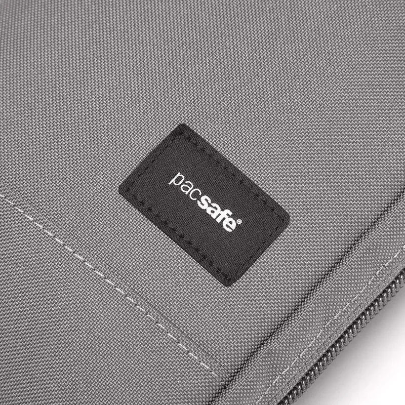 pacsafe RFIDsafe Tech Crossbody - Umhängetasche 22 cm (stone)