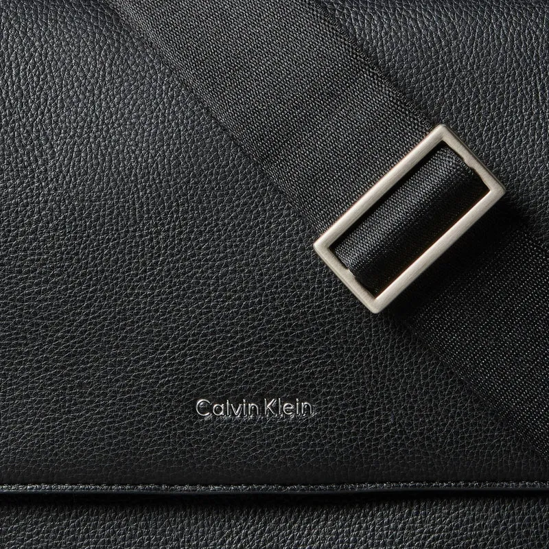 Calvin Klein Raised - Umhängetasche 29.5 cm (black)