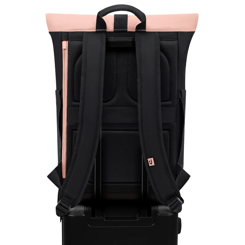 Johnny Urban Luca Medium - Rolltop Backpack 42 cm (black-rose)