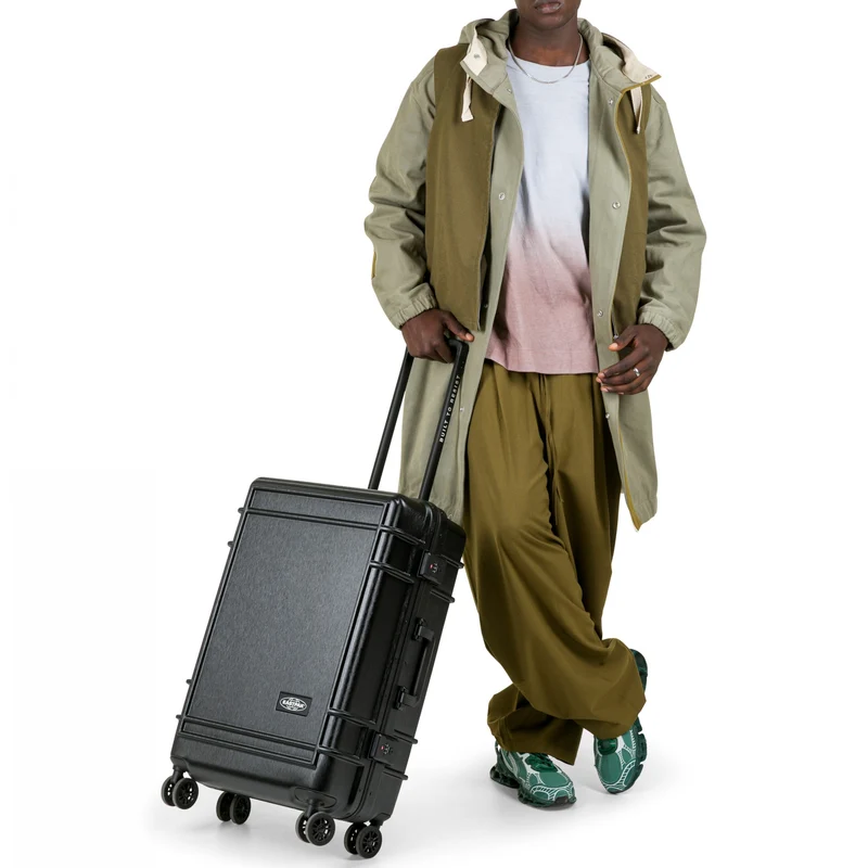 Eastpak selection Resist'r Case - 4-Rollen-Trolley M 68.5 cm (brushed black)