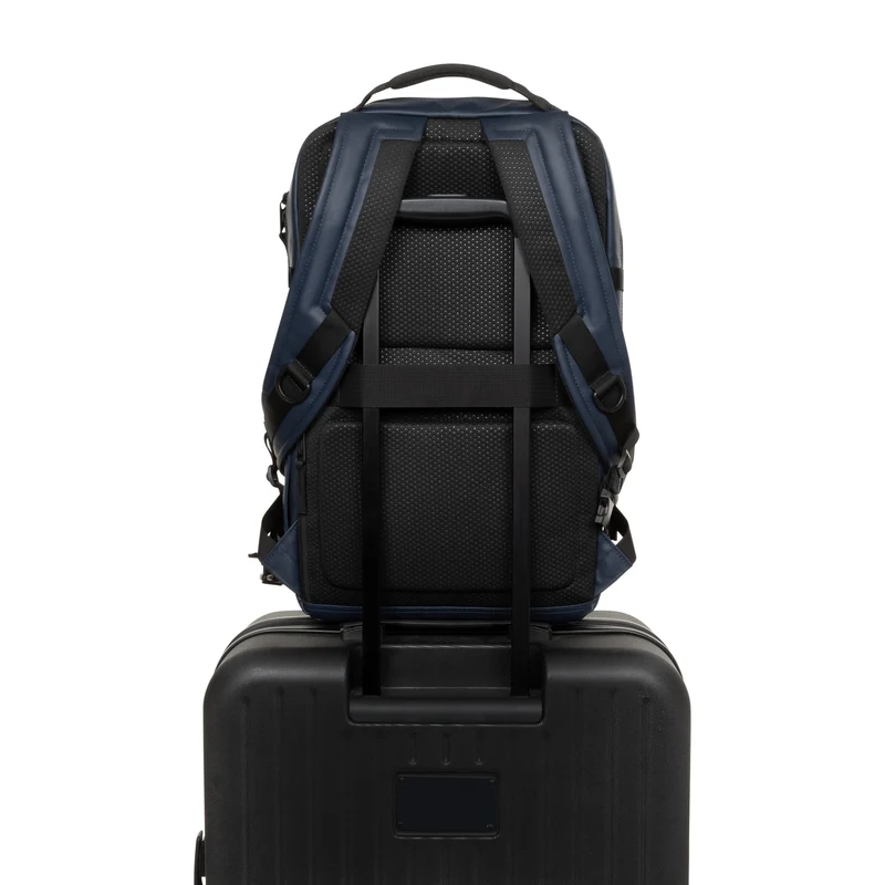 Eastpak selection Tecum L CNNCT - Rucksack 15" 48.5 cm (cnnct admiral)
