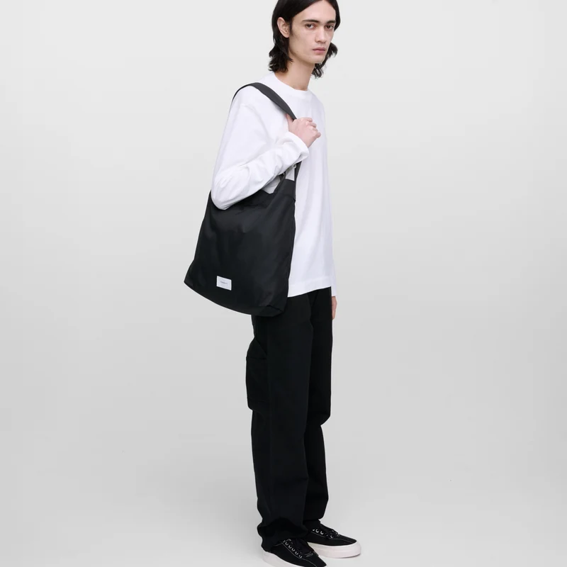 Sandqvist Ground Shopper Bag - Schultertasche 45 cm (black)