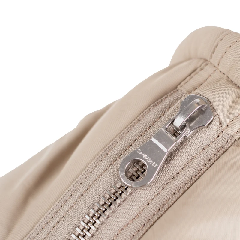 Sandqvist Curve Halfmoon - Schultertasche 42 cm (beige)