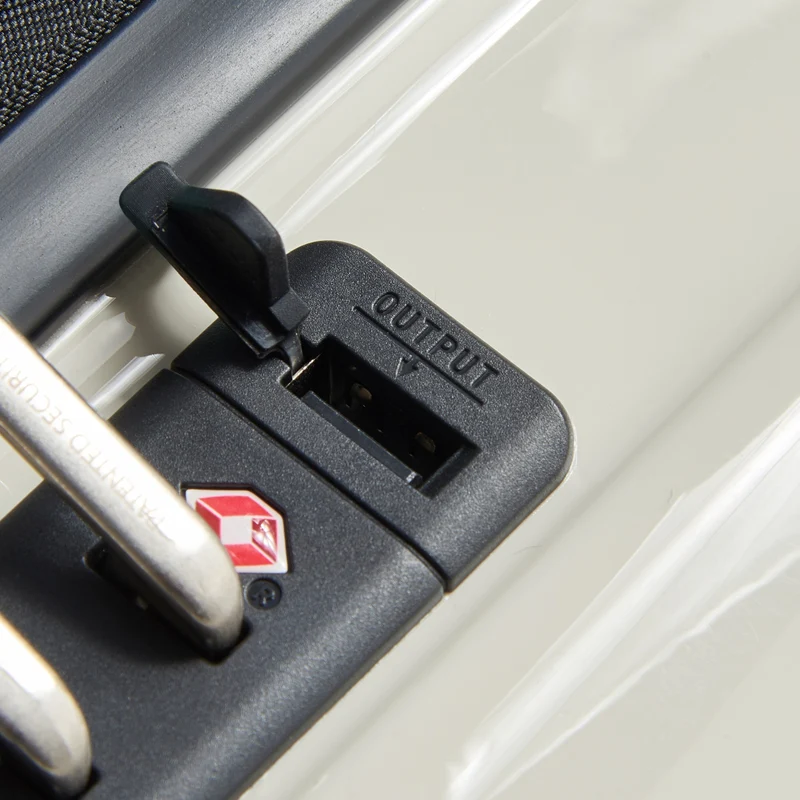 Delsey Paris Shadow 5.0 - 4-Rollen-Kabinentrolley mit Vortasche S 55 cm erw. USB (elfenbein)