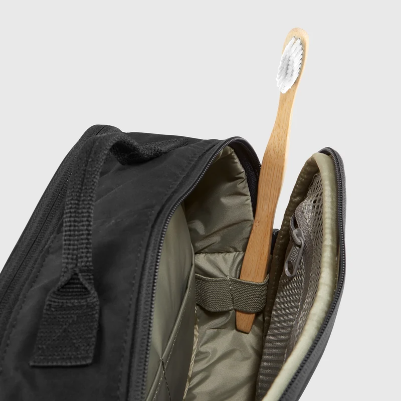 Fjällräven Kånken Toiletry Bag - Kulturbeutel 24 cm (black)