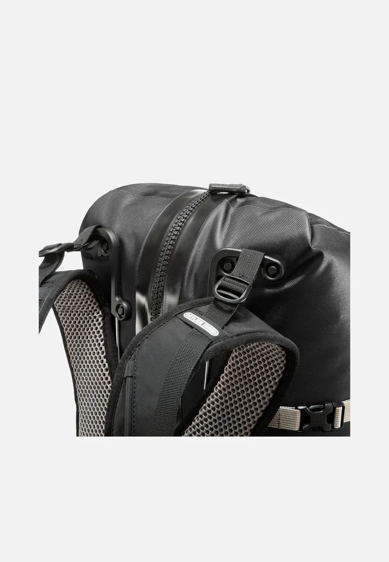 Atrack 35L Schwarz - Reiserucksack