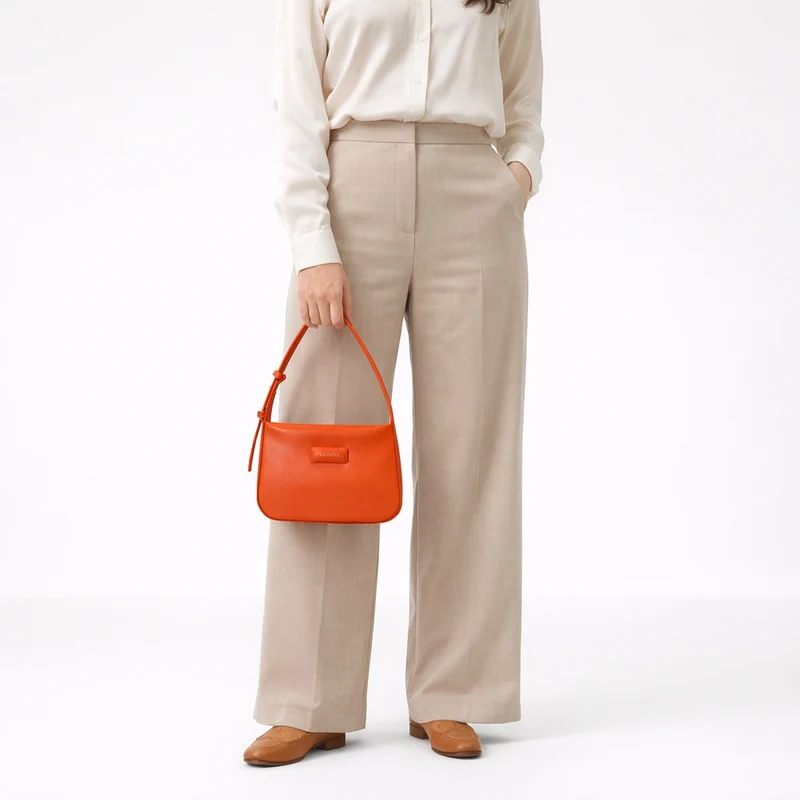 Lacoste Hobo Bag S - Schultertasche 23 cm (scarlet ibis)