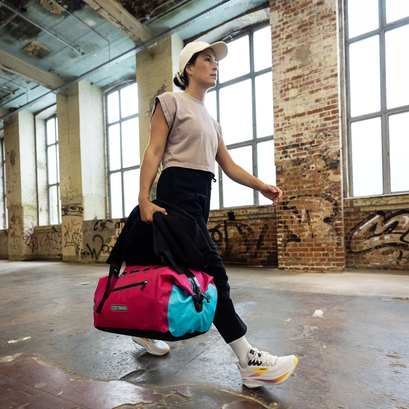 Ortlieb Duffle Lite 40 - Reisetasche / Rucksack 53 cm (blue cyber pink)