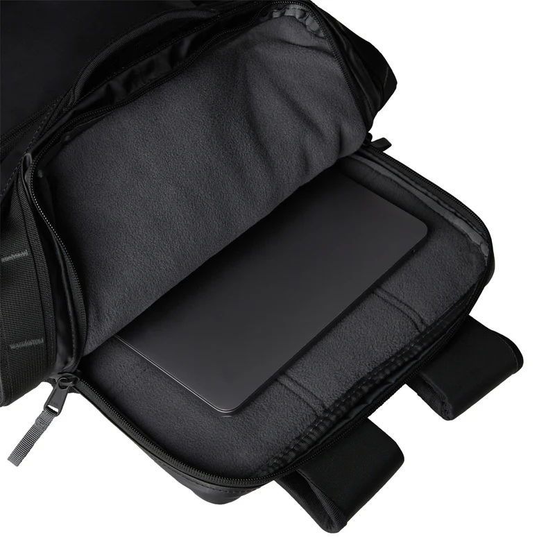 The North Face Base Camp Voyager Daypack- Rucksack 49 cm (tnf black/asphalt grey)