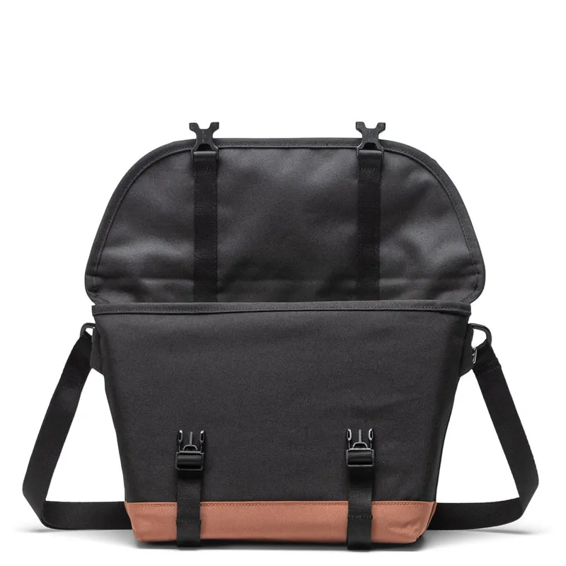 Herschel Cove Messenger - Umhängetasche S 36 cm (black/saddle brown)
