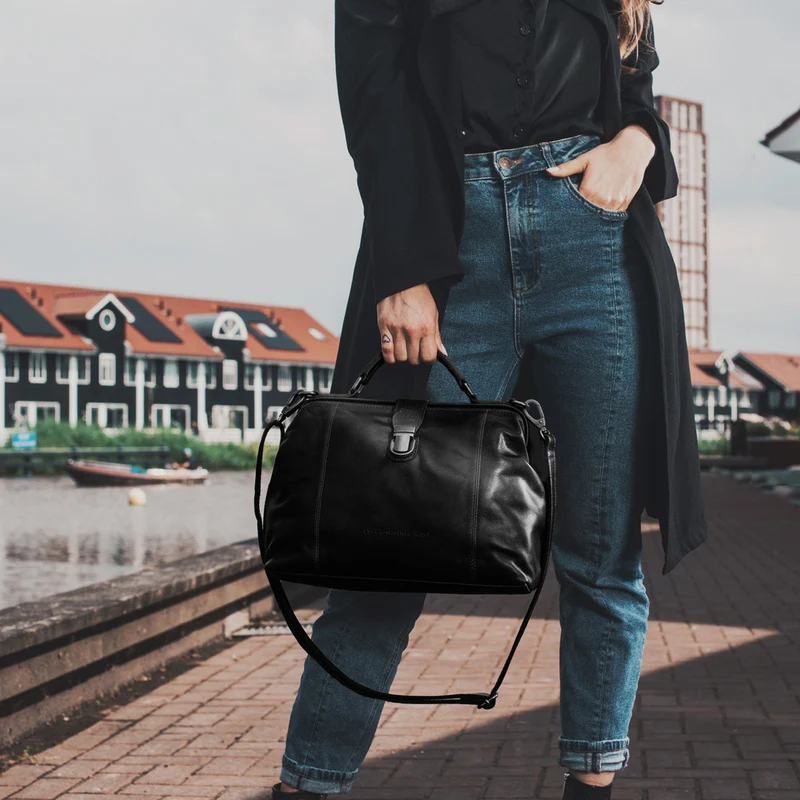 The Chesterfield Brand Shaun - Umhängetasche Leder 32 cm (black)